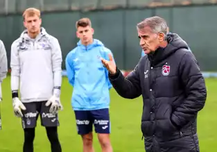 Şenol Güneş, Başarılı U19 Takımını Ziyaret Etti