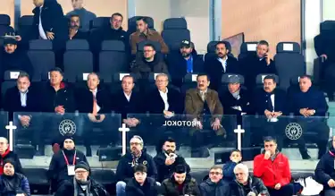 Siyasi İsimler Gençlerbirliği-Manisa FK Maçında