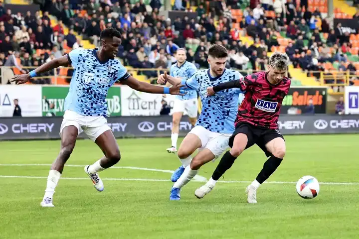 Alanyaspor, Başakşehir'i 5-4 Yenerek Kazandı!