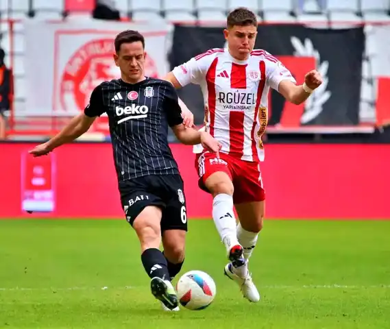 Beşiktaş, Antalyaspor'u Deplasmanda Yenerek Kupada Yoluna Devam Ediyor