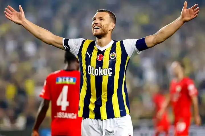 Fenerbahçe, Dzeko'ya Veda Ediyor