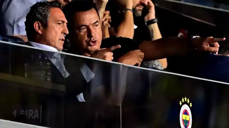 Fenerbahçe'den Üç Oyuncuya Kötü Haber!