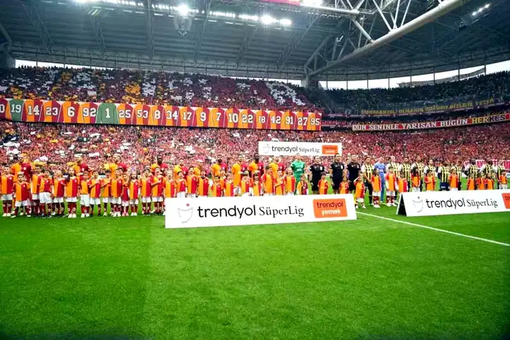 Galatasaray-Fenerbahçe Derbisi Dünyayı Kasaza!