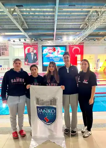 SANKO Kız Yüzme Takımı Bölge Şampiyonu Oldu!
