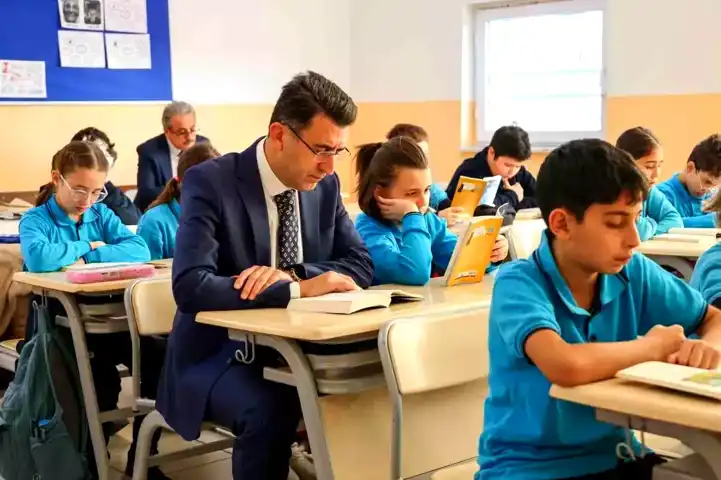 Vali, Öğrencilerle Voleybol Maçı Yaptı
